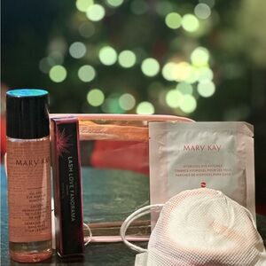Mary Kay Pink Cosmetic Set with Eye Essentials
